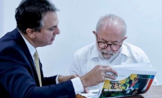 Camilo e Lula confirmam que governo vai conectar 138,4 mil escolas at 2026