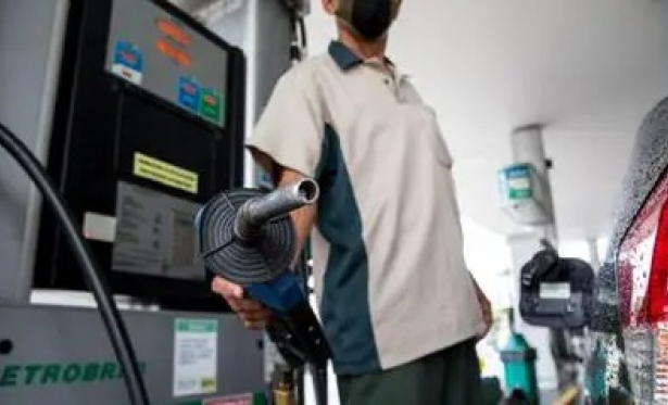 Cear tem a terceira gasolina mais barata do Nordeste, diz pesquisa da ANP