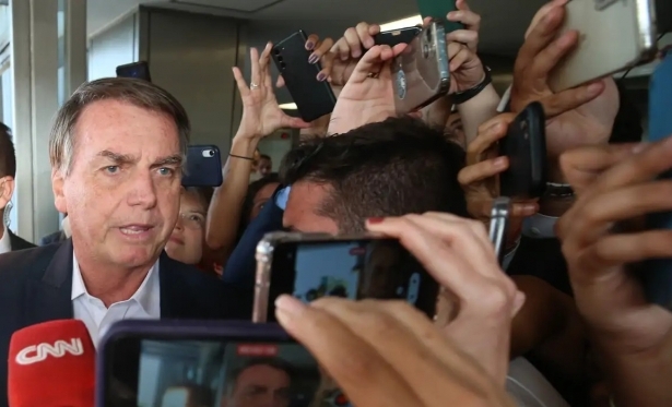Moraes nega pedido de Bolsonaro para adiar depoimento  PF