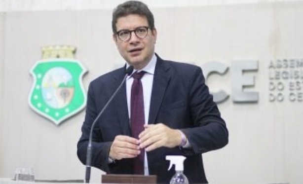 Renato Roseno quer plebiscito para populao decidir destino da Enel Cear