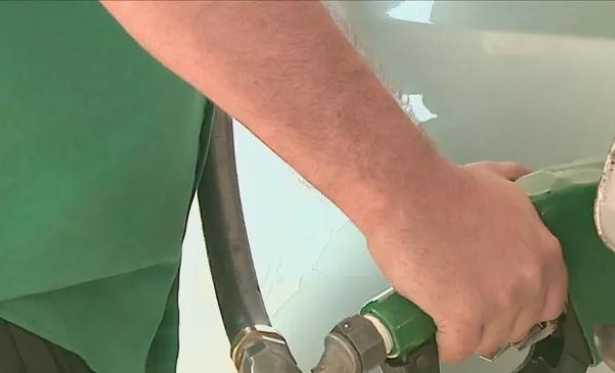 Litro da gasolina comum no Cear chega a R$ 8,20, 6 maior preo encontrado do pas na pesquisa da ANP