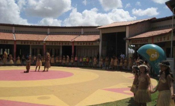 Governo do Cear anuncia 1 concurso para educadores de escolas indgenas
