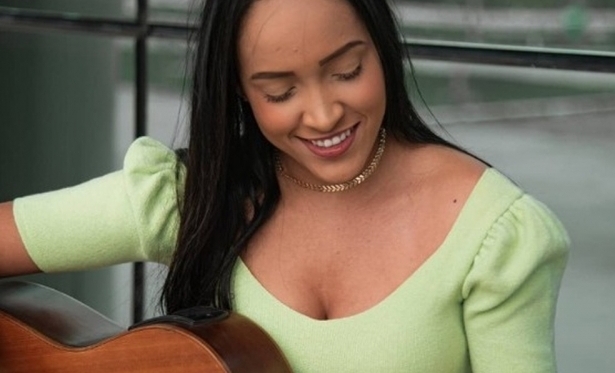 Tmara Matos, cantora sertaneja, morre aos 27 anos aps ser atropelada por carro desgovernado na Bahia