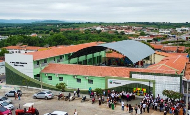Prefeitura Municipal inaugura escola Francisco Rufino em Novo Oriente-CE